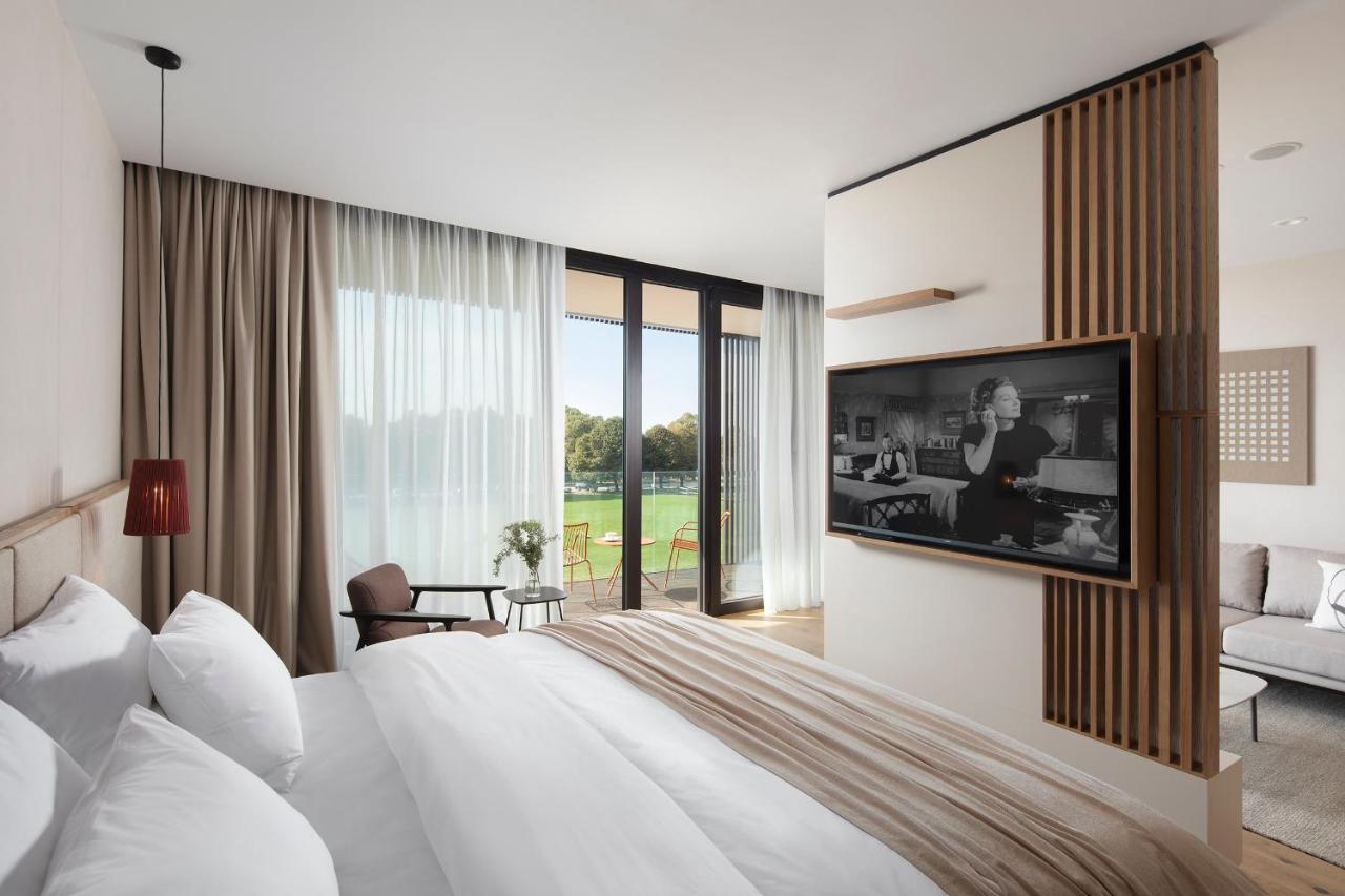 Hotel Materra Osijek Exteriör bild